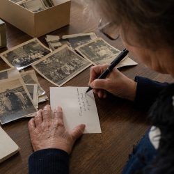 Par où commencer pour légender ses photos de famille