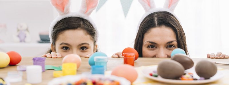 Chasse aux œufs tradition familiale Pâques - traditions familiales Pâques